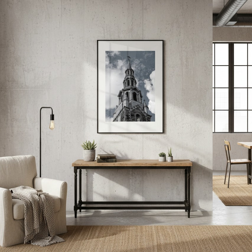 Reproduction d'art représentant un clocher d'église élégante - Options encadrées